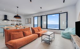 El Submarino Coastal Home